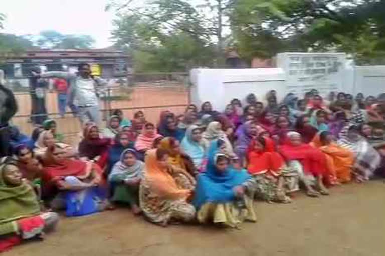 Villagers held poll workers hostage in mahasamund