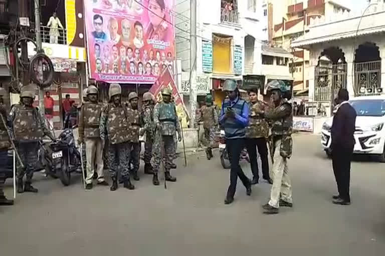 market-closed-due-to-students-dispute-in-shajapur