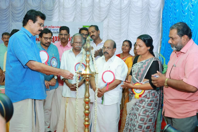 sreekumaran thampi  thakazhy literature award  തകഴി സാഹിത്യ പുരസ്‌കാരം  ശ്രീകുമാരൻ തമ്പി  വിദ്യാഭ്യാസ വകുപ്പ് മന്ത്രി പ്രൊഫ. സി. രവീന്ദ്രനാഥ്‌