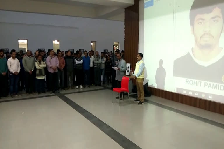 College management paid tribute to the student at IIT Indore