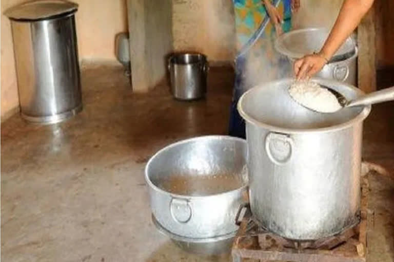 Shocking: 3-year-old girl dies after falling into utensil preparing mid-day meal at school in UP