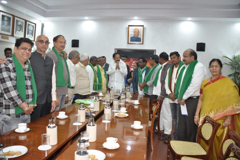 capital farmers met vice president venkaiah naidu