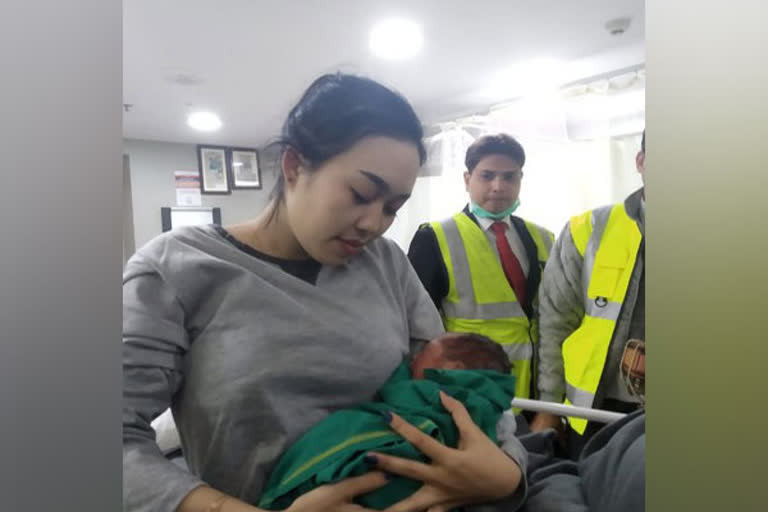 Thai national gives birth during flight