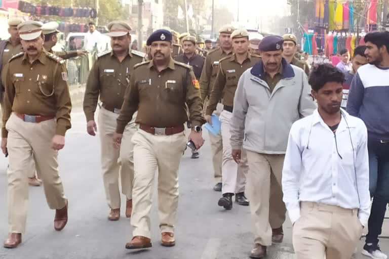 Police march in Delhi assembly election