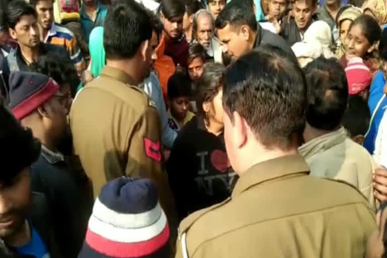 Faridabad Woman accused of trying to steal child, stir in the area