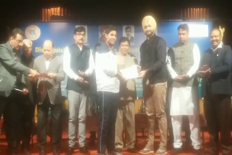 sandeep singh honored players in Panchkula