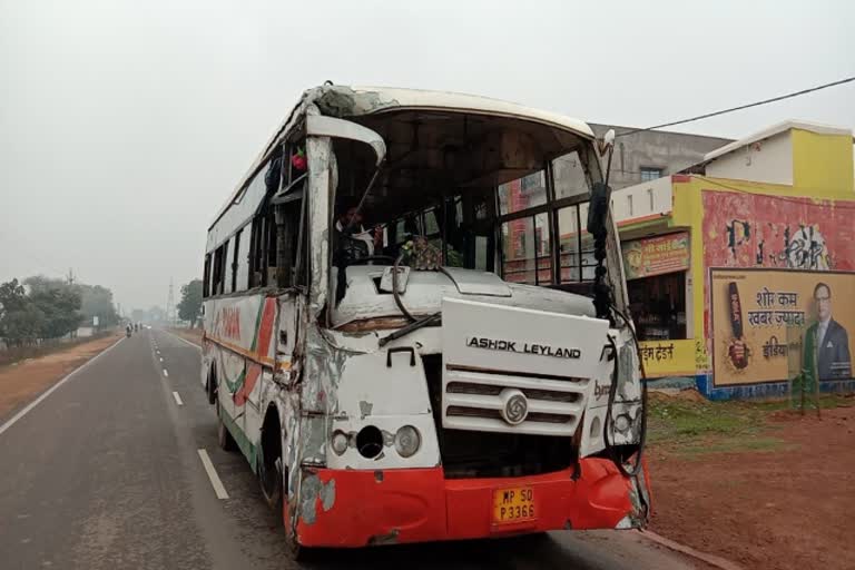 Nine people injured in collision of two buses in Varasivni balaghat