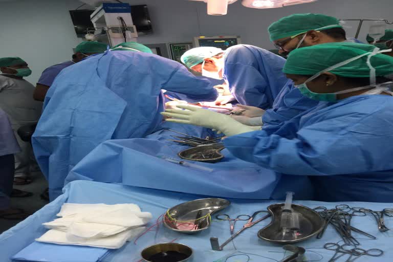 first cardaveric kidney transplant successfully done