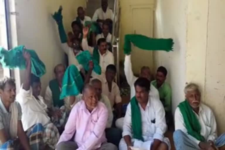 farmer-protest-in-haveri-rattihalli