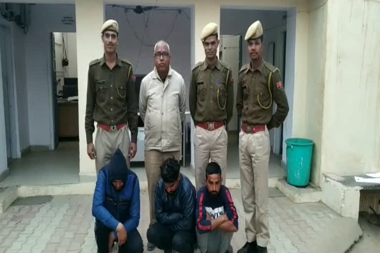 बाइक चोर चढ़े पुलिस के हत्थे, Police thieves arrested