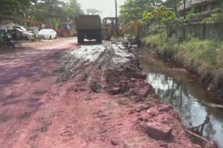 Pink colour road in Dombiwali