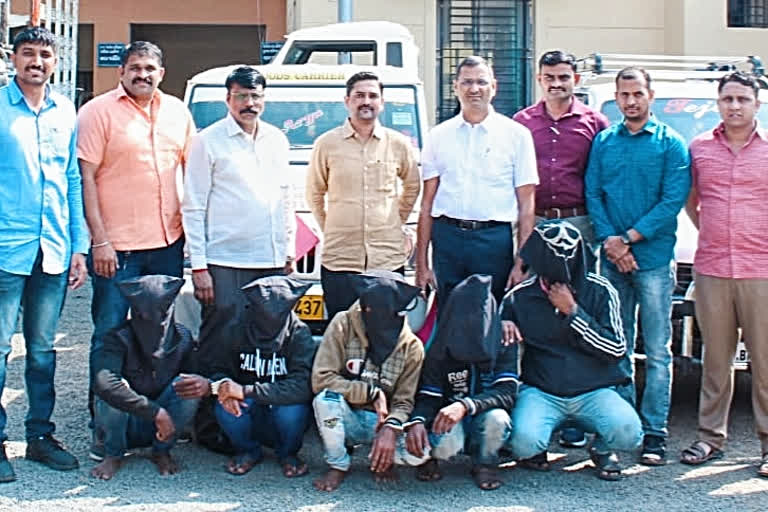 Four arrest for lorry loot by Nashik police