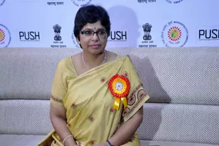 Maha women's commission chief Vijaya Rahatkar resigns