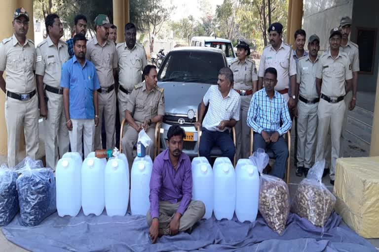 Excise officers raided on preparing illegal liquor in Bagalkot