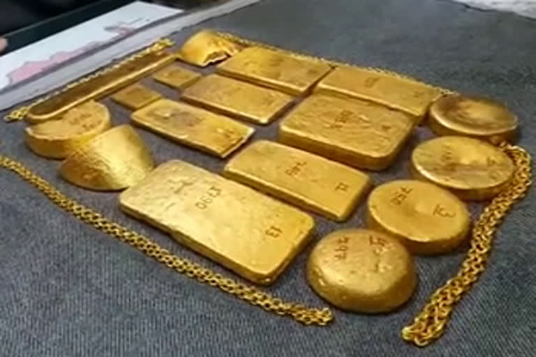 kasargod gold smuggling  കാസര്‍കോട് സ്വര്‍ണക്കടത്ത്  മഹാരാഷ്ട്ര സാംഗ്ലി സ്വദേശികൾ  15.5 കിലോ സ്വര്‍ണക്കടത്ത്