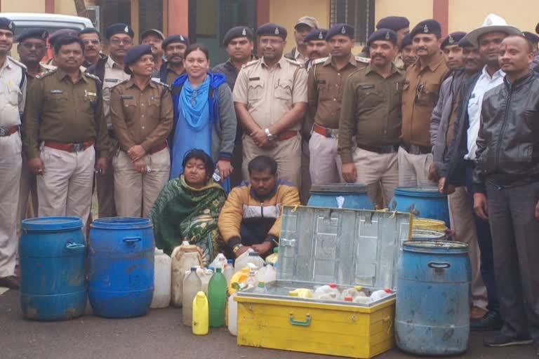 two accused arrested with mahua liquor in dhamtari