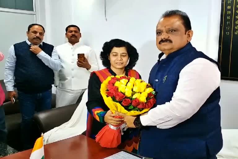 Minister Mithilesh Thakur took charge in ranchi