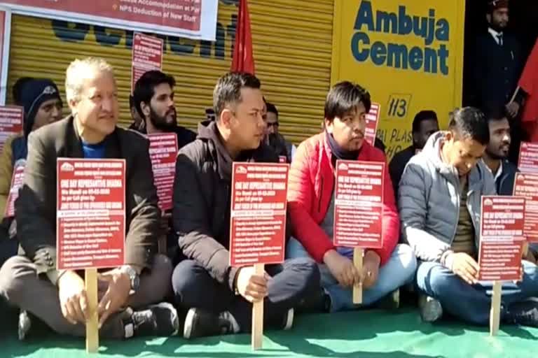 Employee union protest in Mandi