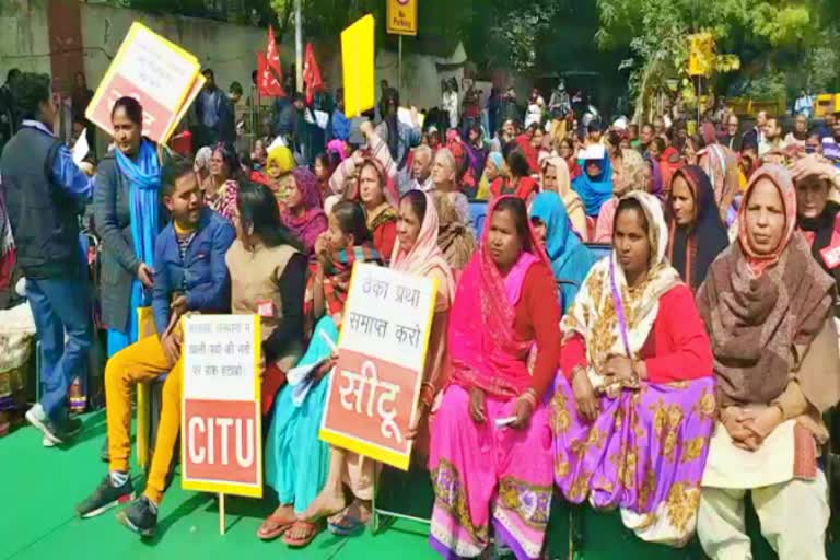 many-social-organizations-protest-against-the-budget-in-delhi