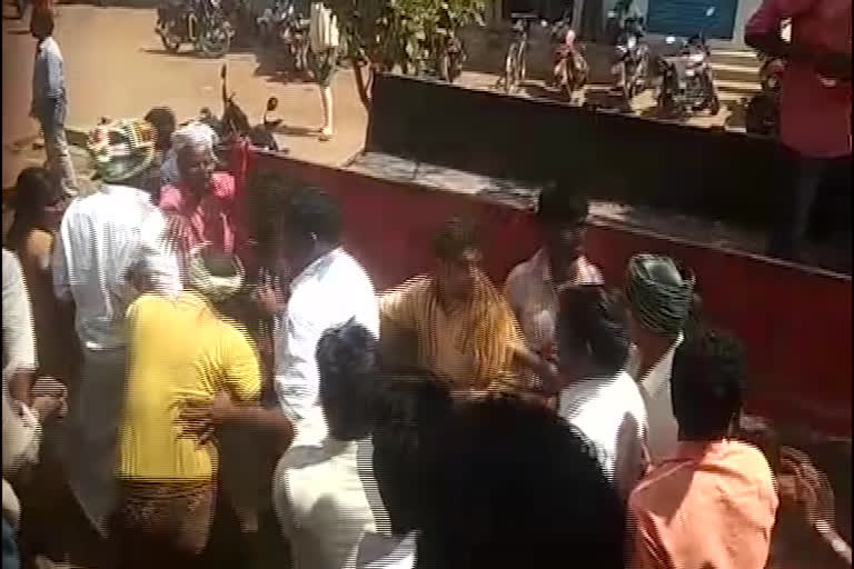 fight  between Tdp-ycp activists in kurnool district