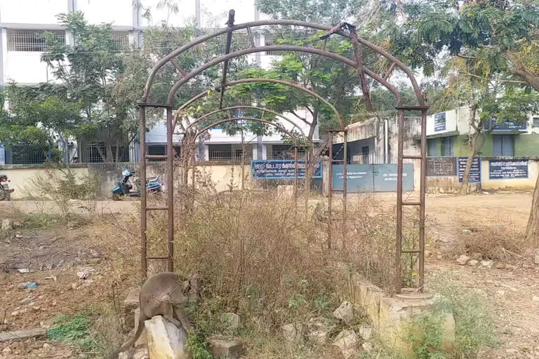 POONDI SATHYAMOORTHI WATER RESERVOIR PARK DAMAGE