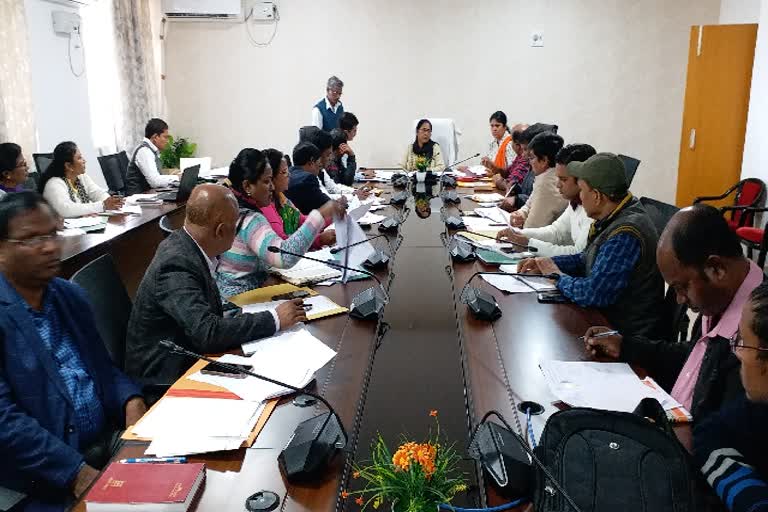 DC holds meeting for financial year 2019 planning in chaibasa