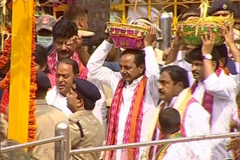 CM KCR VISIT Medaram jathara