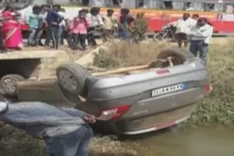 A car overturn  in tumkur