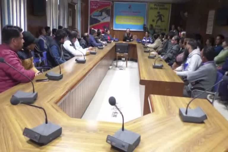 Meeting held in Hamirpur on road safety