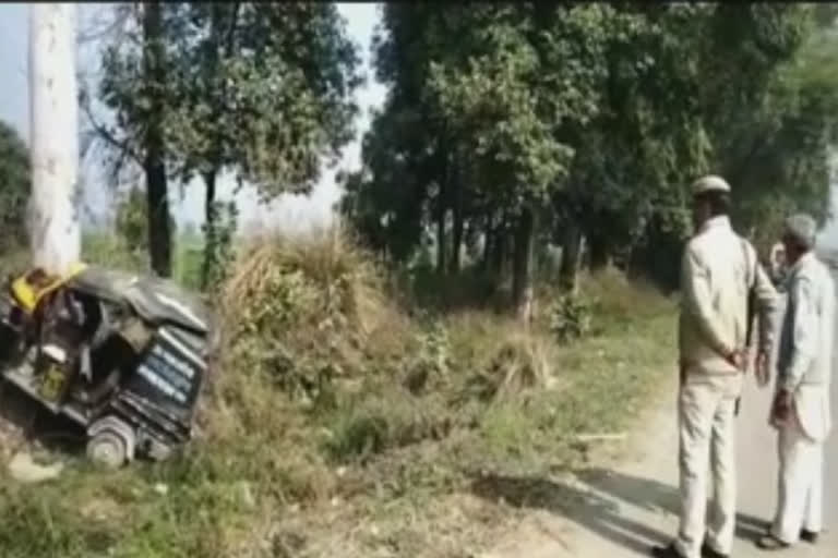 At least two people were injured when a car collided head-on with a car in Pathankot