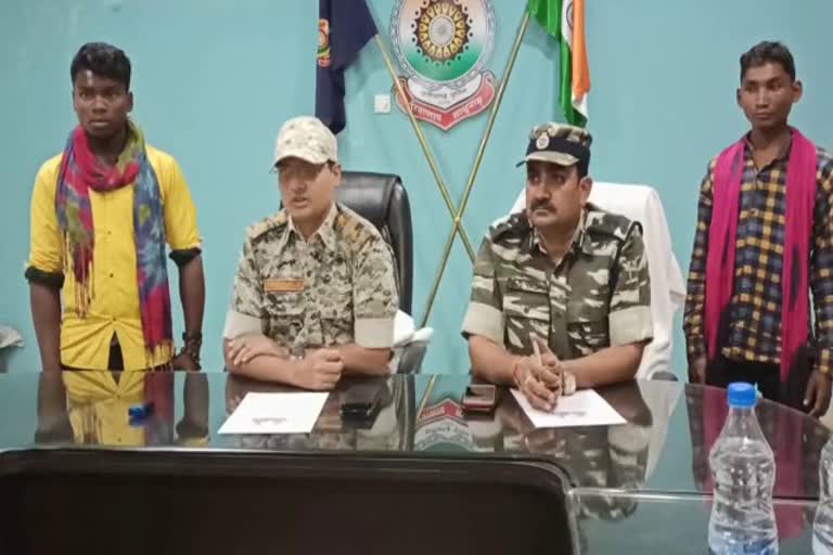 Police arrested 5 Naxalites in dantewada