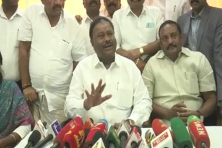 TN Minister DIndigul srinivasan, slipper issue, செருப்பு சர்ச்சை, செருப்பு விகாரம்,