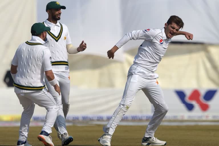 shaheen-bundles-bangladesh-for-233-on-first-day