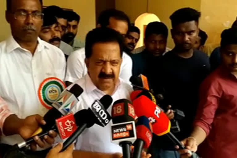 Ramesh Chennithala  കെ.എം മാണി സ്‌മാരകം  KM Mani statue  രമേശ് ചെന്നിത്തല  തിരുവനന്തപുരം വാർത്ത  thiruvananthapuram news