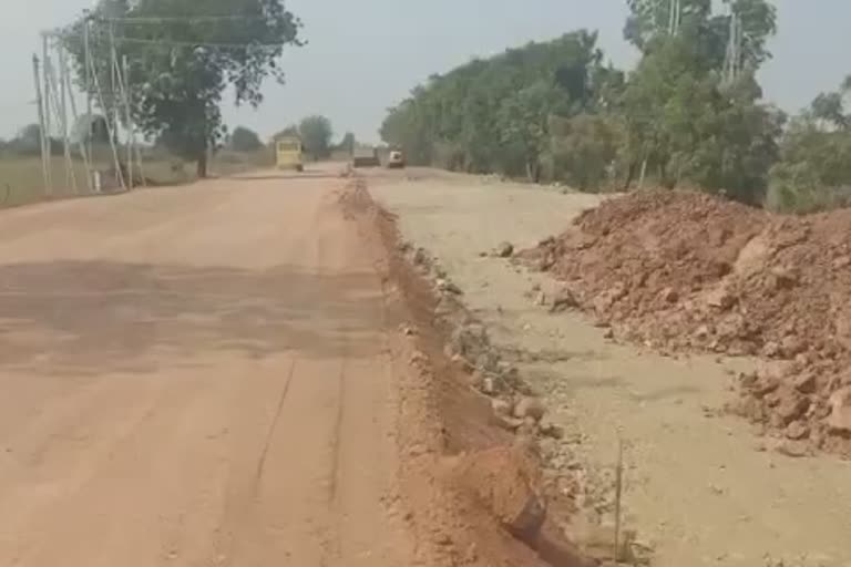 manora-mangrulpir-national-highway-work-is-poor-in-washim