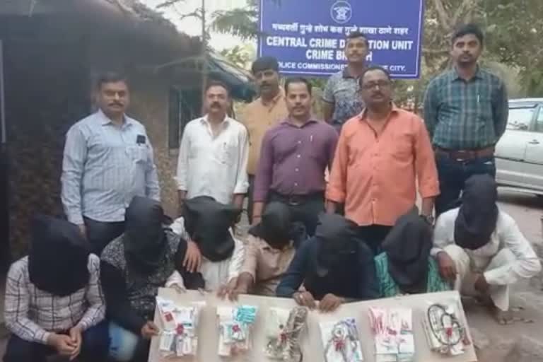 बोगस डॉक्टर व पोलीस पथक