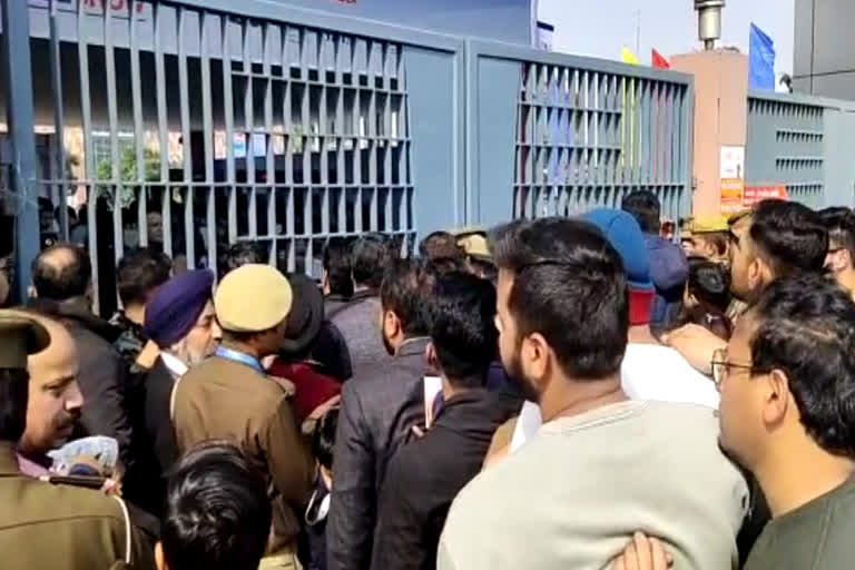 People created ruckus at Auto Expo Noida