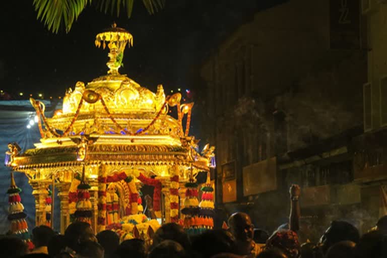 Thaipoosam chariot in Palani Thousands of devotees pulled chariots