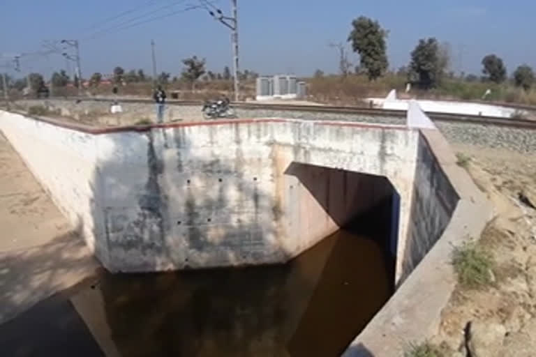 Water filled in Chittorgarh, रेलवे अंडरपास में भरा पानी चित्तौड़गढ़