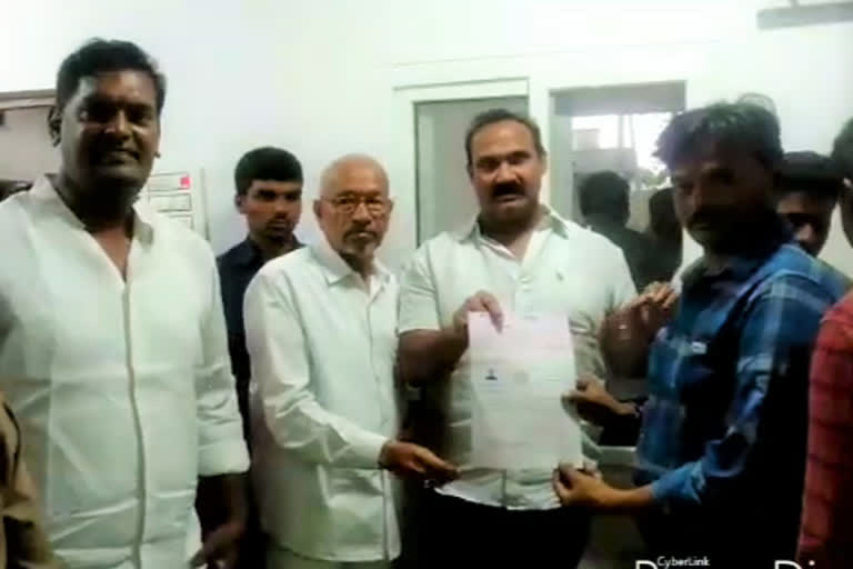 kodada mla bollam mallaiah yadav distributes cm relief fund cheques in suryapet district