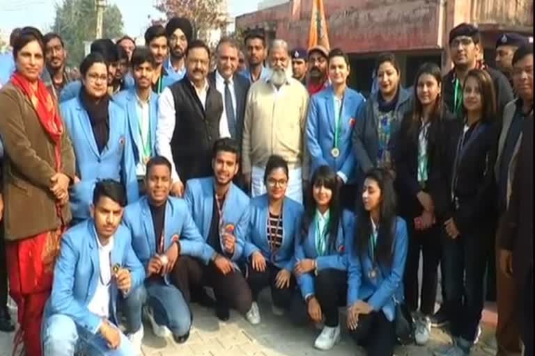 sd college students met with anil vij