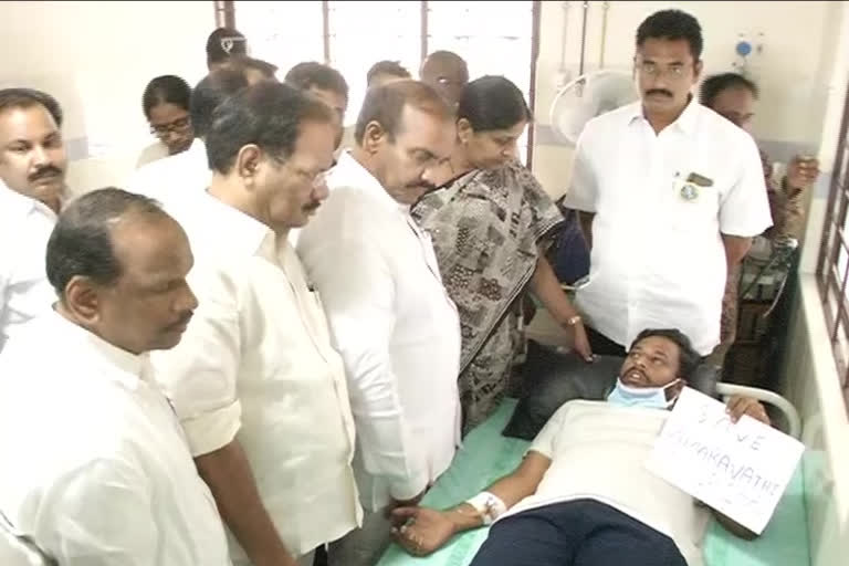 tdp leaders nakka anandababu prattipati pullarao visitation to hospital for hunger strike students