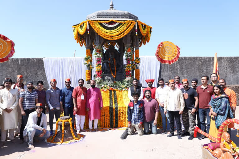 Jangjohar marathi film muhurt at Raigad Fort