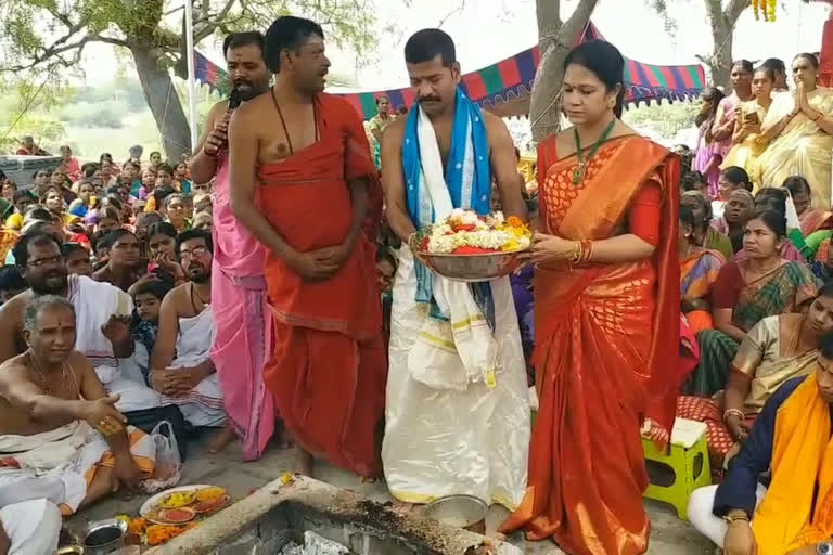 mp revanth reddy Visited the temple in mahabubnagar