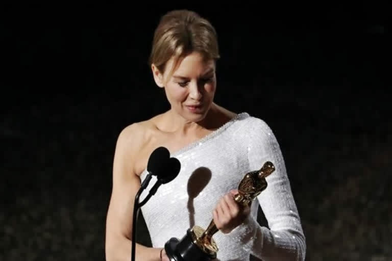 Renee Zellweger wins Best actress oscar award