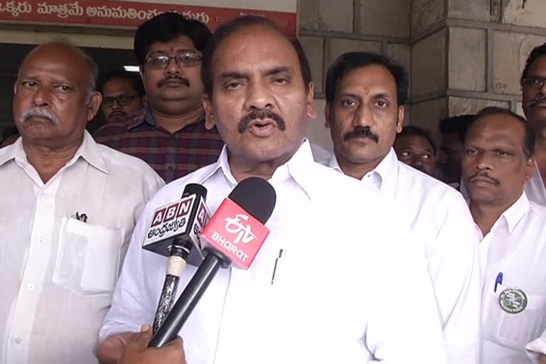 former minister prathipati pullarao fires on ycp