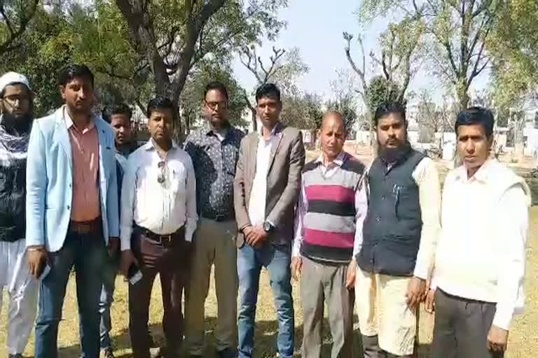 Madrasa pera teachers protest jhunjhunu, मदरसा पैरा टीचर्स झुंझुनूं न्यूज