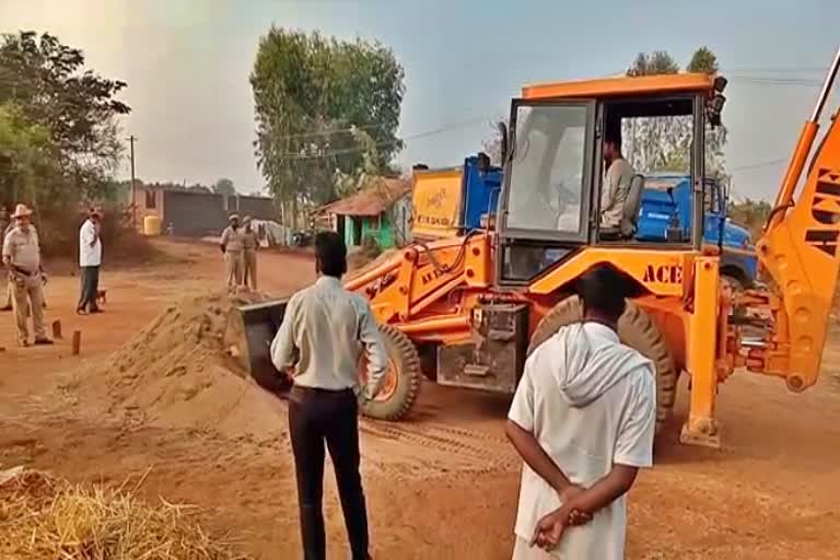 Attack on illegal sand dunes in davangere