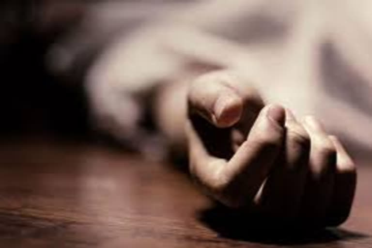 suicide in Gadchiroli  family committed suicide  കിണർ  ദമ്പതികളും  മകനും  ആത്മഹത്യ  മഹാരാഷ്ട്ര  ഗഡ്‌ചിരോലി