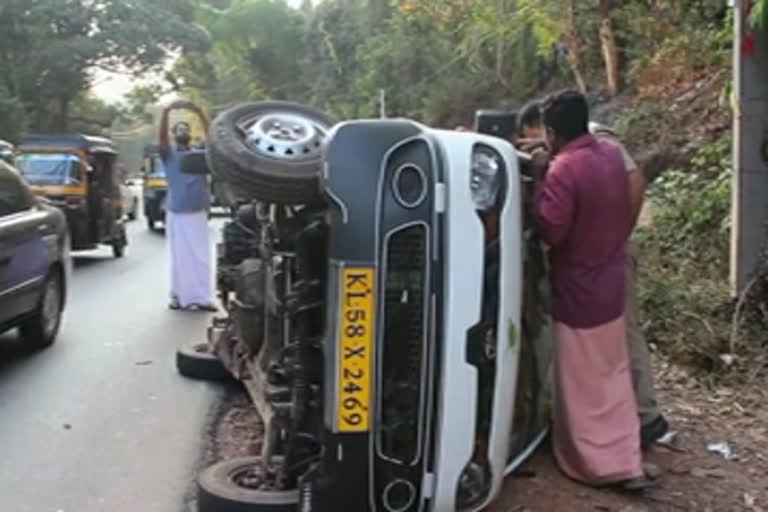 Accident in scooter and taxi collision